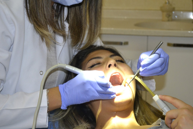 Diş Ağrısı İçin Uygulanan Yanlış Yöntemler