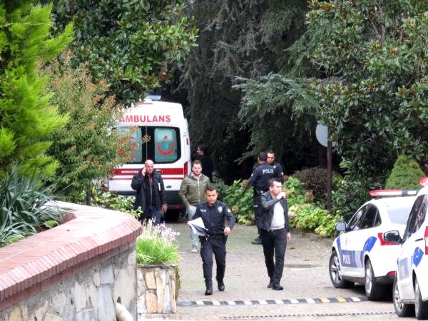 Eski AK Parti İstanbul Milletvekili Gülseren Topuz’un oğlu silahla kendini yaraladı
