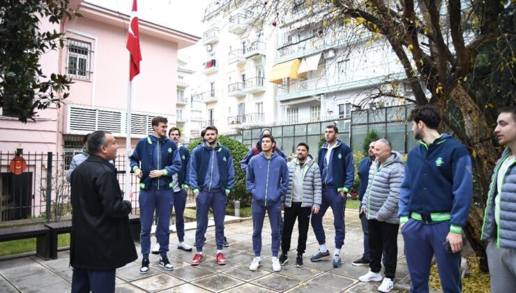 Tofaş Basketbol Kadrosu’ndan Atatürk’ün konutuna ziyaret