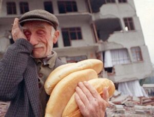 17 Ağustos sarsıntısının üzerinden çeyrek asır geçti