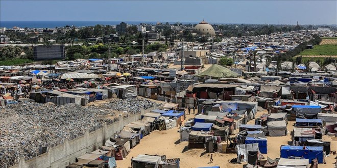 İsrail yeni katliam peşinde: İnançlı bölgeye saldırdı
