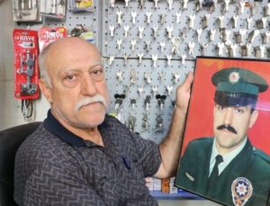 Kilis’te emekli polis, baba mesleği anahtarcılığı torunuyla sürdürüyor