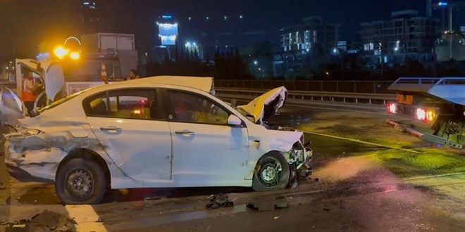 TEM Otoyolu’nda kaza: 1’i ağır 3 yaralı