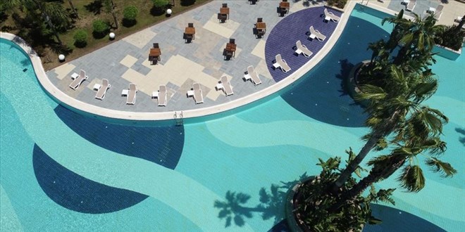 Başörtülü bayanın havuza alınmadığı savına soruşturma!