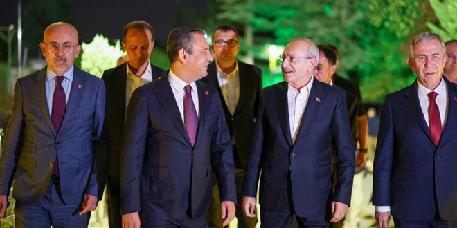 Özgür Özel, Kemal Kılıçdaroğlu ile bir ortaya geldi