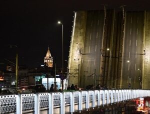 Galata ve Atatürk köprüsünde bakım çalışması