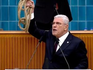 Müsavat Dervişoğlu, Bahçeli’ye kürsüden ip fırlattı