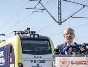 Türkiye’nin birinci özel uluslararası yük treni uğurlandı