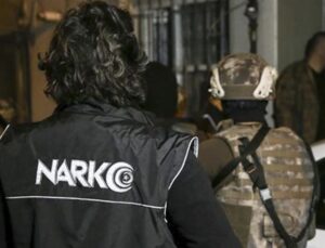 Çevrimiçi zehir tacirlerine operasyonda 142 kuşkulu tutuklandı