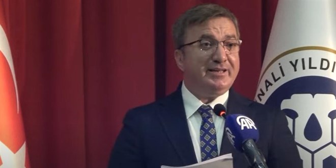 Vali’den ‘burs iki hafta kahve masrafı etmez’ tenkidine esprili cevap