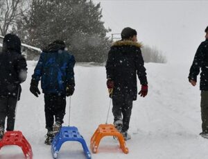 Bir vilayet ve ilçede eğitime 1 gün orta verildi