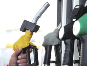 Akaryakıt ve motorin artırımı tabelaya yansıdı: İşte şimdiki fiyatlar