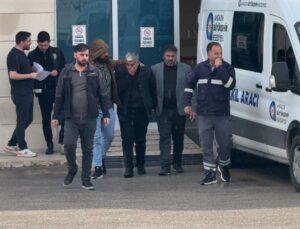 Babanın en ağır yükü: Kızı ve 5 torununun cenazesini gözyaşlarıyla teslim aldı