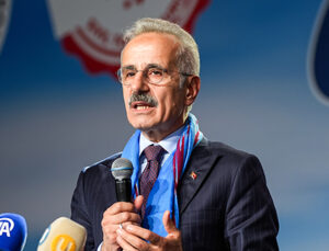 Bakan Uraloğlu: Samsun-Trabzon arası YHT ile 2 saate düşecek