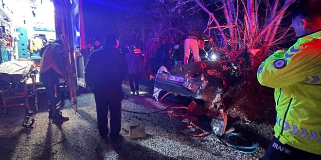 Antalya’da trafik kazası: 3 kişi hayatını kaybetti