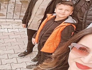 Baba ve 2 çocuğunun öldüğü kazada yaralanan anne de ömür savaşını kaybetti
