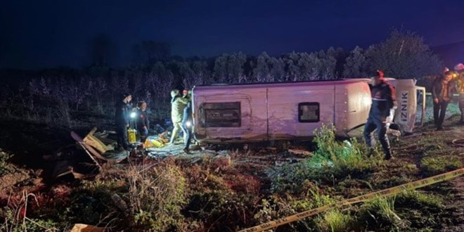 Bursa’da yolcu minibüsü devrildi: 1 meyyit 12 yaralı