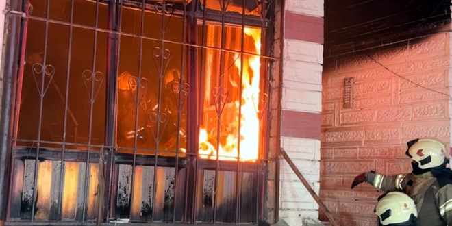 İstanbul’da 4 katlı binada yangın paniği: Mahsur kalanlar bu türlü kurtarıldı
