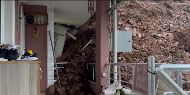 İstanbul’da sağanak hayatı olumsuz etkiledi