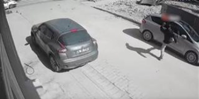 Park halindeki araçlara saldıran kuşkulu tutuklandı