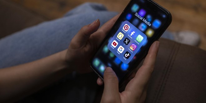 Sinsi tehlike: Toplumsal medya bağımlılıkların kapısını aralıyor