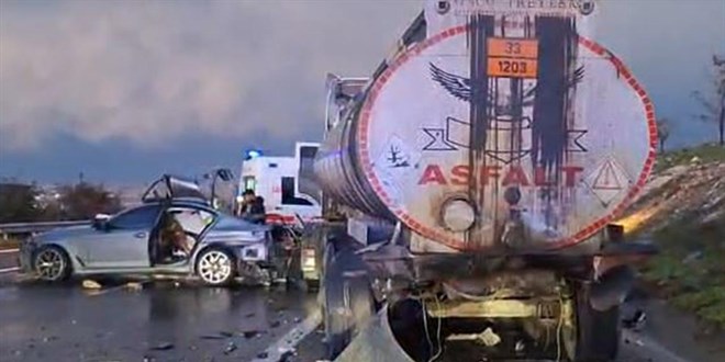 Tanker ile araba çarpıştı: 1 meyyit, 5 yaralı