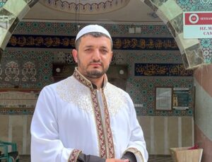 İmamdan mescitte hayat kurtaran müdahale