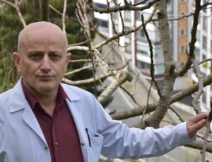 Öğretmenden geleceğe miras: Kuşağı tükenen yöresel meyveleri aşılıyorlar