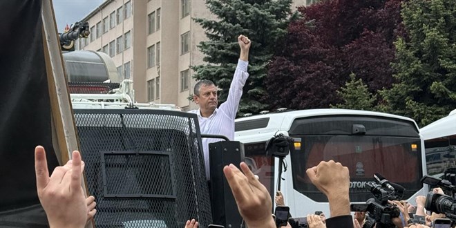 Özgür Özel: Makam odasını meraklılara bıraktık!