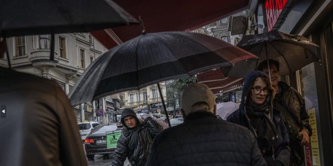 Tüm yurtta sağanak var. 5 kente sel uyarısı