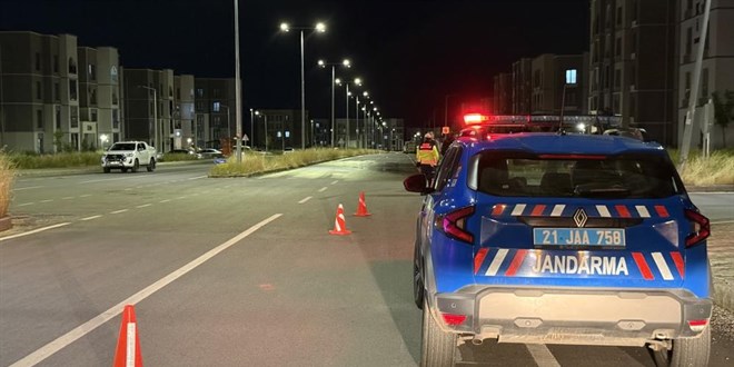 Diyarbakır’da halk otobüsü ile araba çarpıştı: 2 meyyit