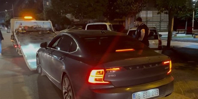 Çakarlı araçla trafikte seyreden şoföre 786 bin TL ceza