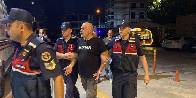 Ünlü direktör Ezel Akay özgür, kardeşi tutuklandı