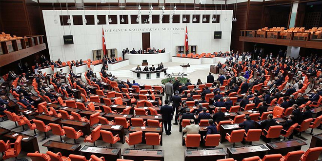 Öğretim üyelerinin çalışabileceği yaş sonu değişiyor mu?
